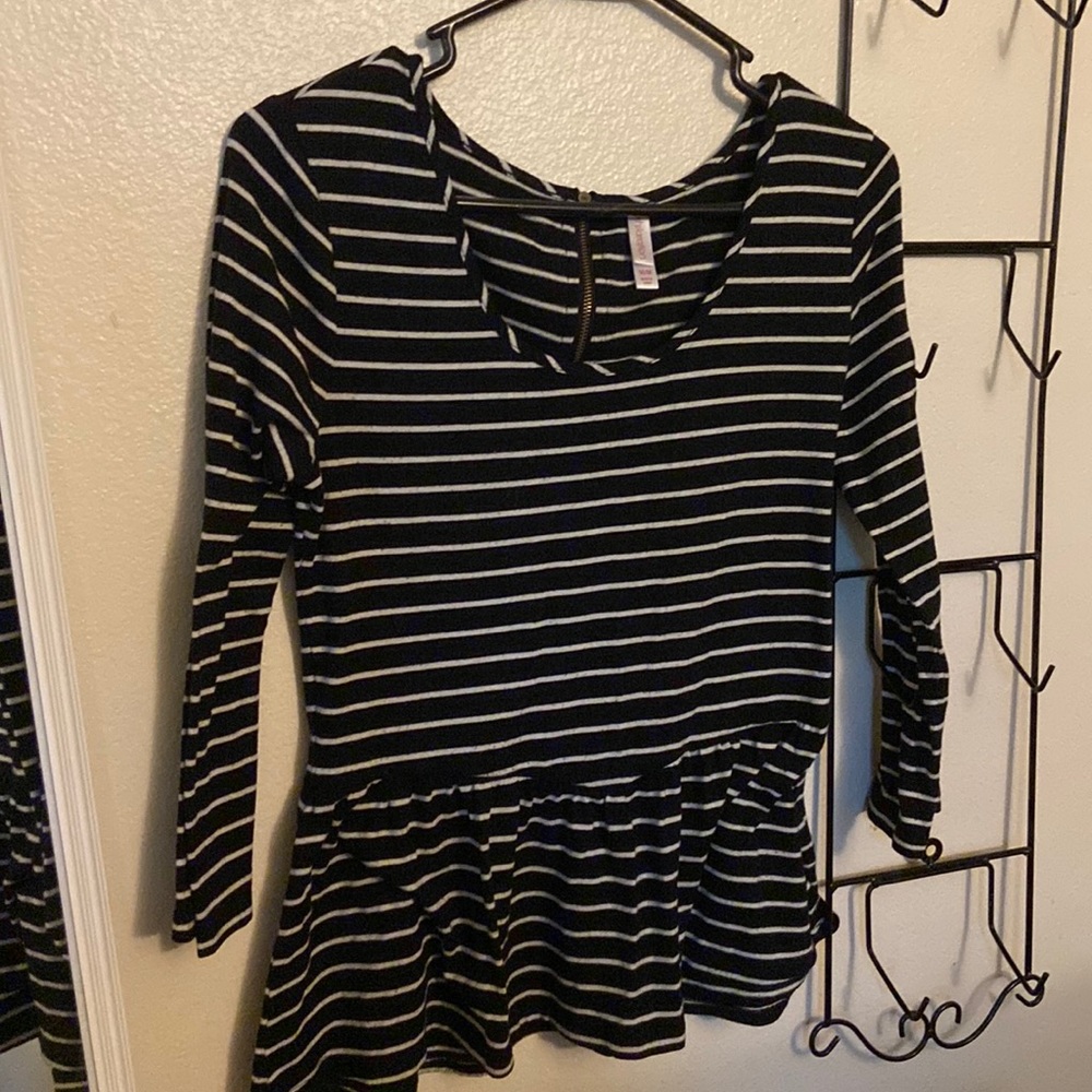 Womens medium Half sleeve cow neck dress shirt